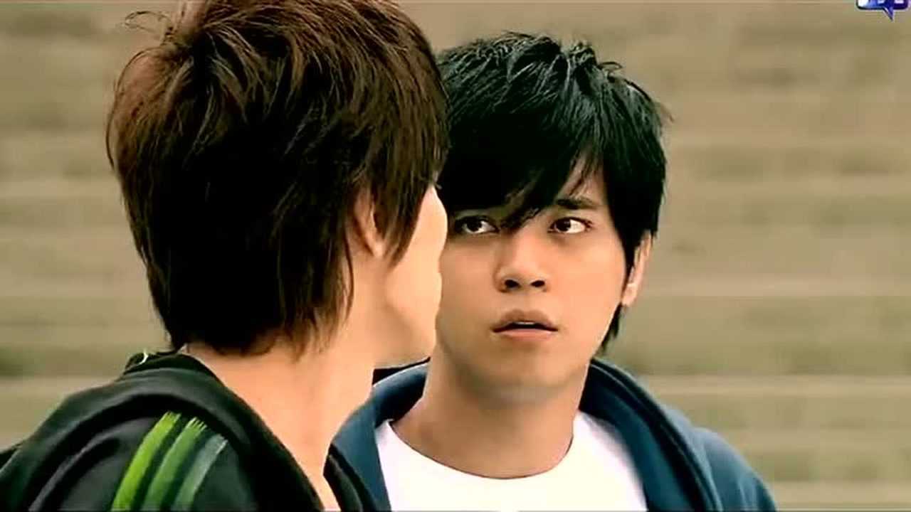 篮球火无极尊在高处监视元大鹰去追和他玩起跑酷