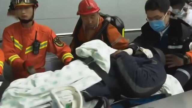 山东梁宝寺煤矿11人全部升井 获救矿工:给俺媳妇打个电话行不