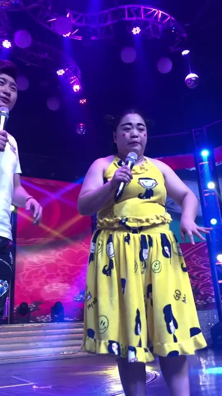 小黄飞是喝多了吗?说话都要飘了