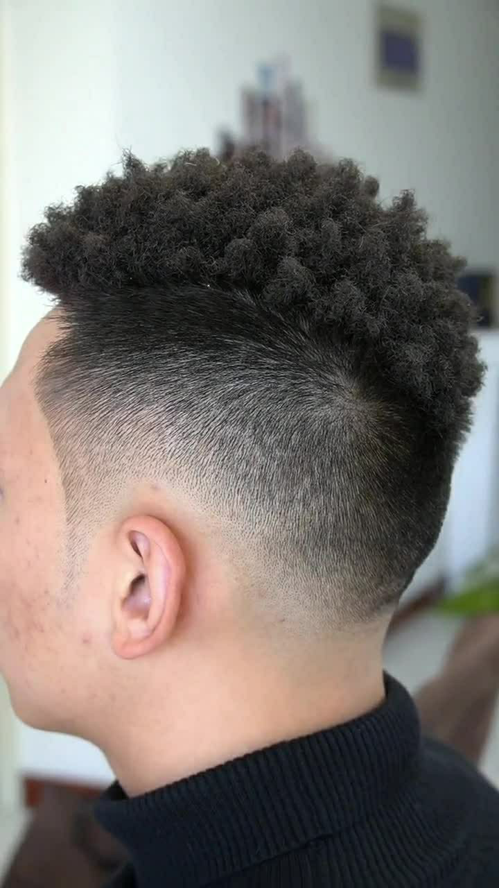 黑人烫搭配美式渐变,特别帅气!