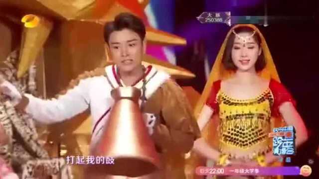 明星爸爸与女儿搭档对唱 宝宝好萌