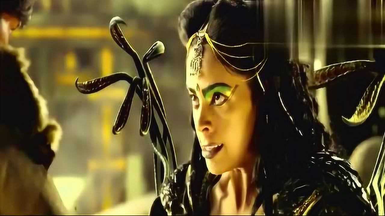 盗墓笔记小哥用飞刀将蛇母杀死食人蛇也枯萎吴邪哭了