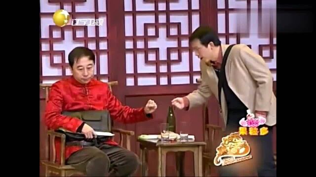 春晚台上划酒拳,里面玩法花式全,听着好玩但不懂