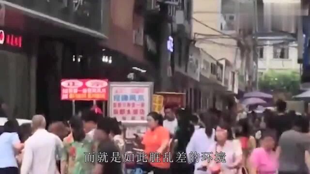 深受大家喜爱的“网红”店凤爪,竟然被发现在厕所烹饪!