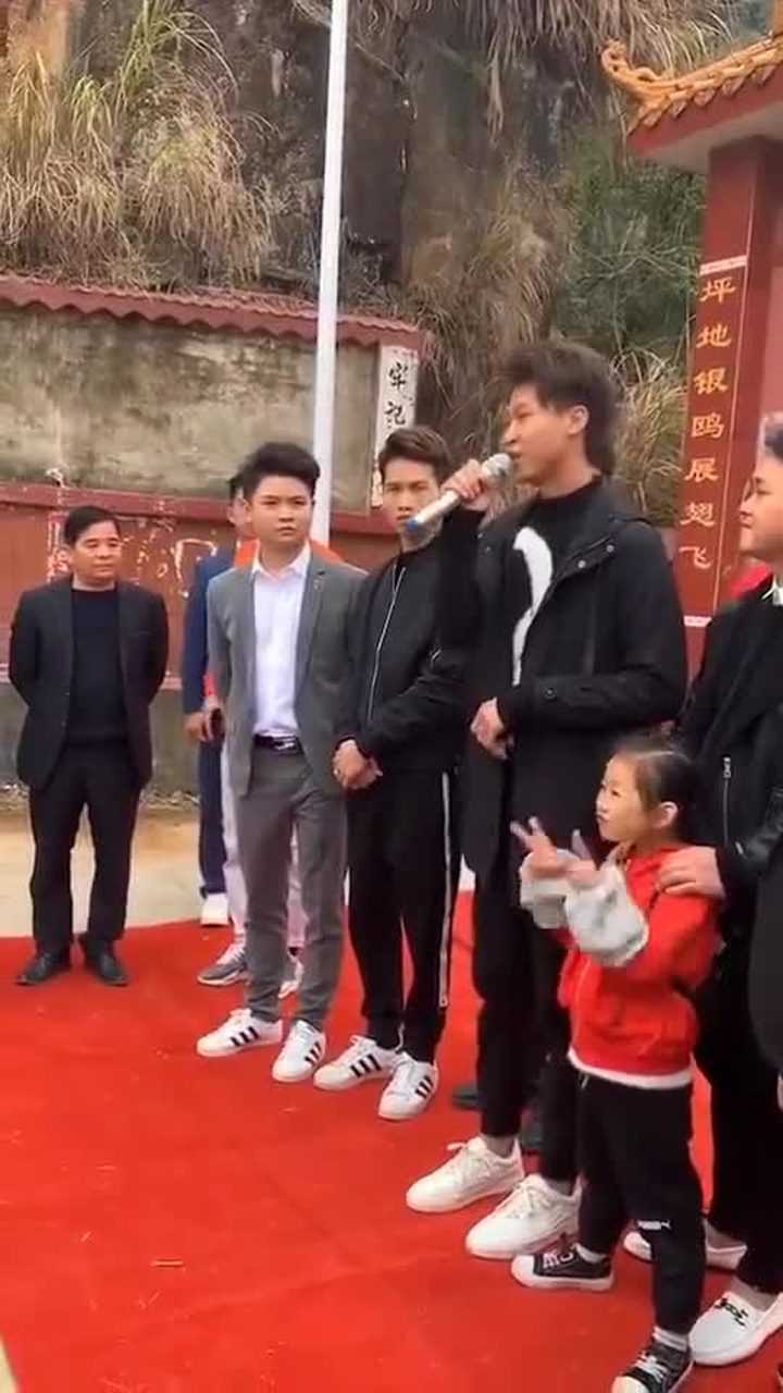 许华升2019许华升团队之不锈钢的路灯公益