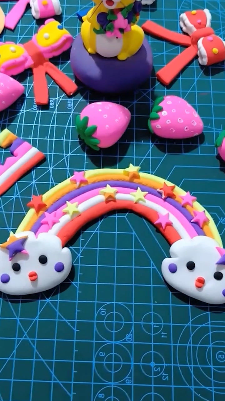 用橡皮泥做一个高颜值的彩虹吧,孩子一定很喜欢