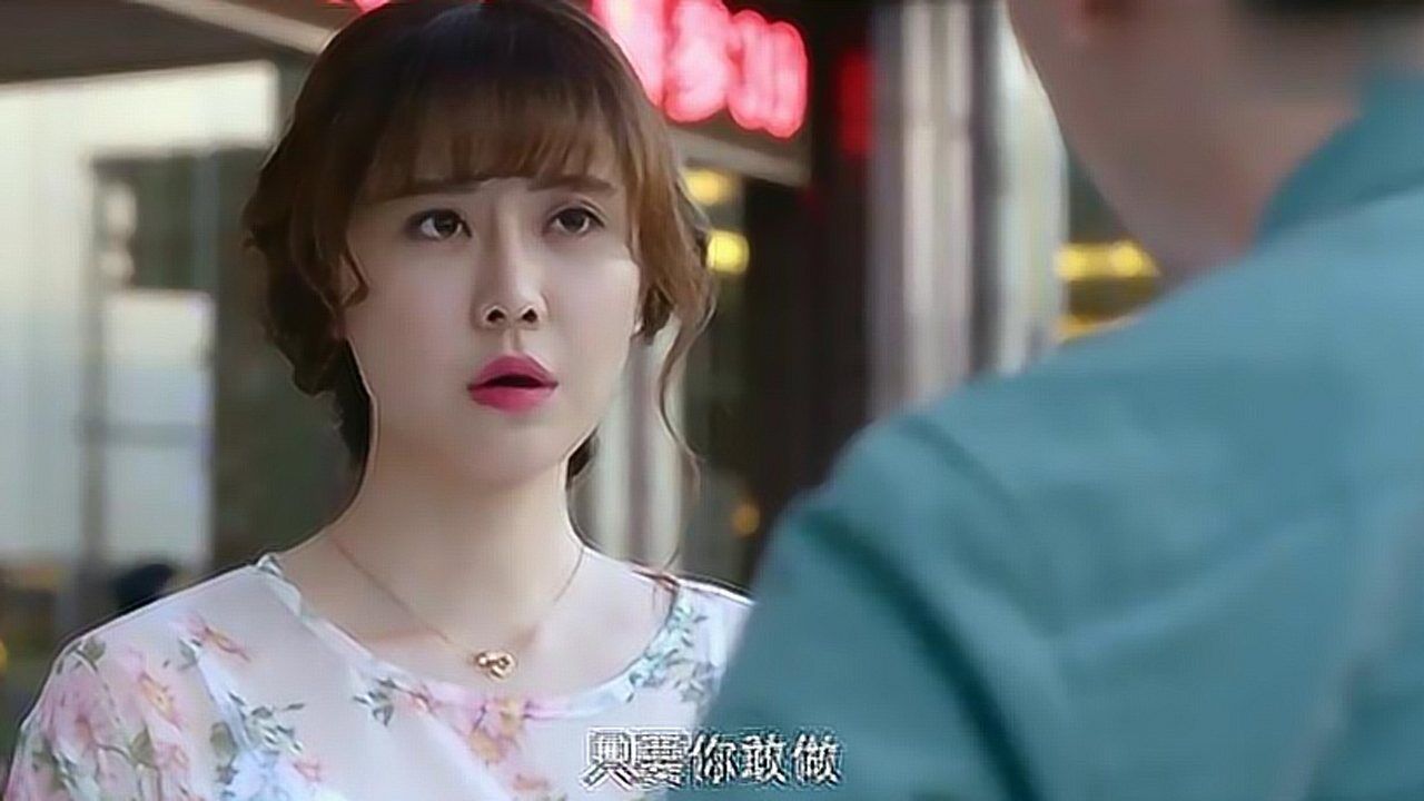 警察锅哥:蒋迪佳想让简凡陪,光头老板当场放假,野哥对美女真好