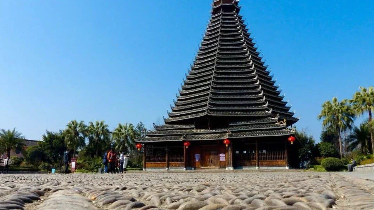 广西柳州三江鼓楼是侗乡第一鼓楼侗族标志性建筑