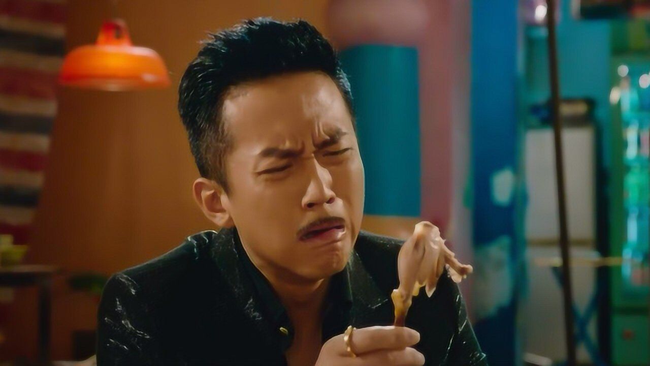 美人鱼:刘轩吃烤鸡,烤鸡的味道让他想起爸爸,吃着吃着就哭了!