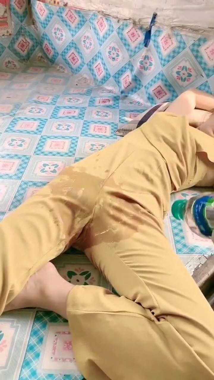 我姐尿尿现场被我抓到了,看你这下该怎么解释_腾讯视频