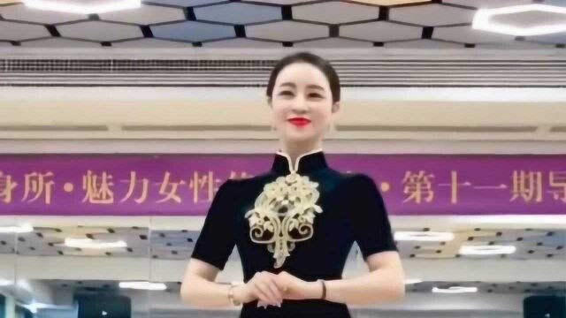 最美是旗袍,旗袍就是我们东方服饰的奥妙,华夏文明的瑰宝!