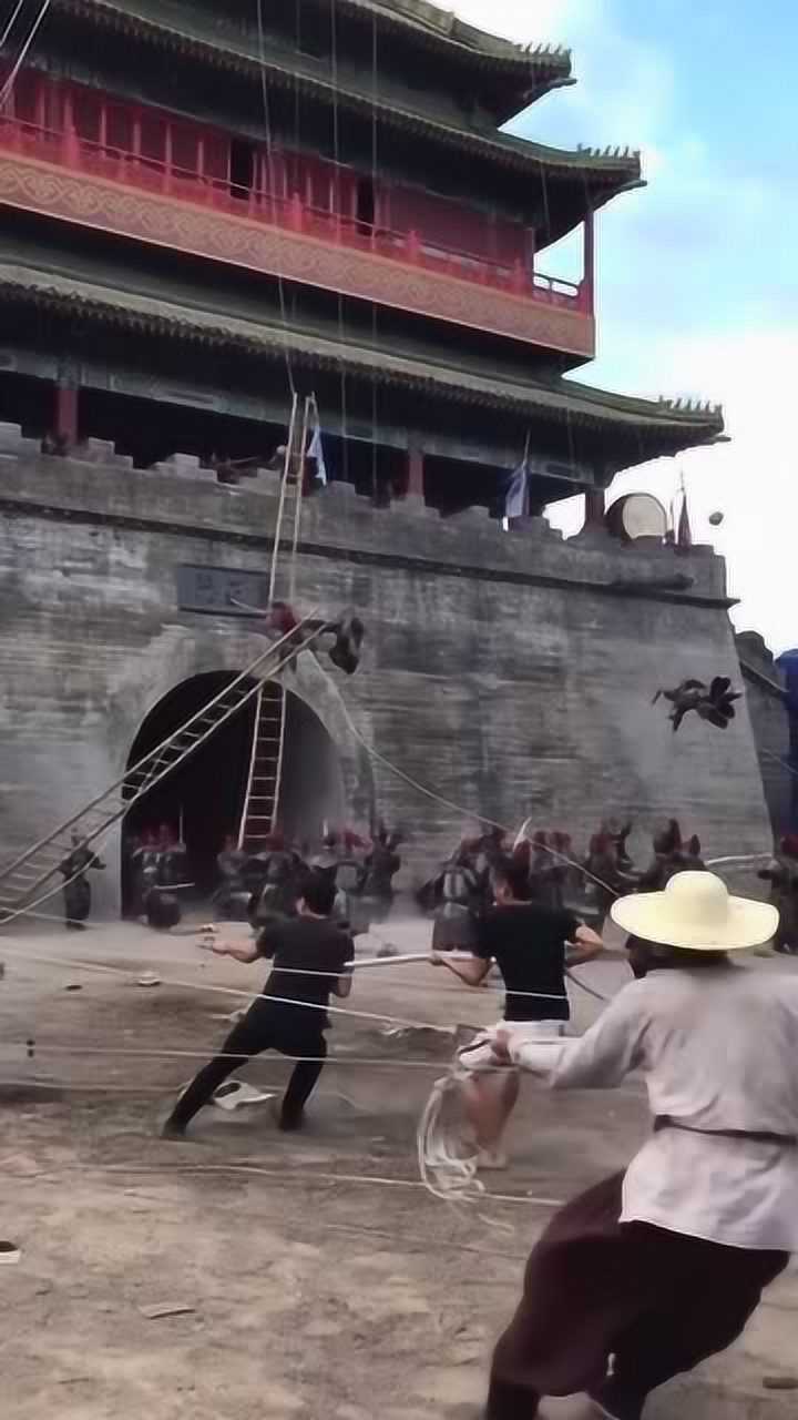 大型古装剧攻打城门啦