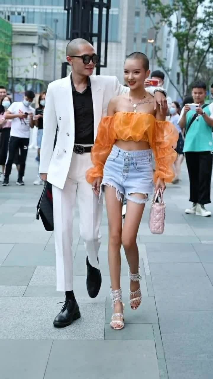 太古里街拍又见神仙眷侣惊艳了整条街