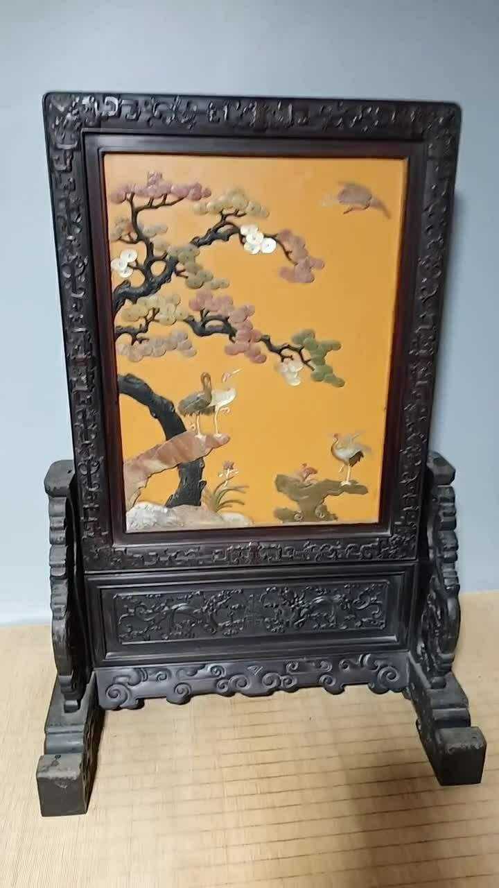 这是一个屏风古代人练字的时候桌子上放的东西