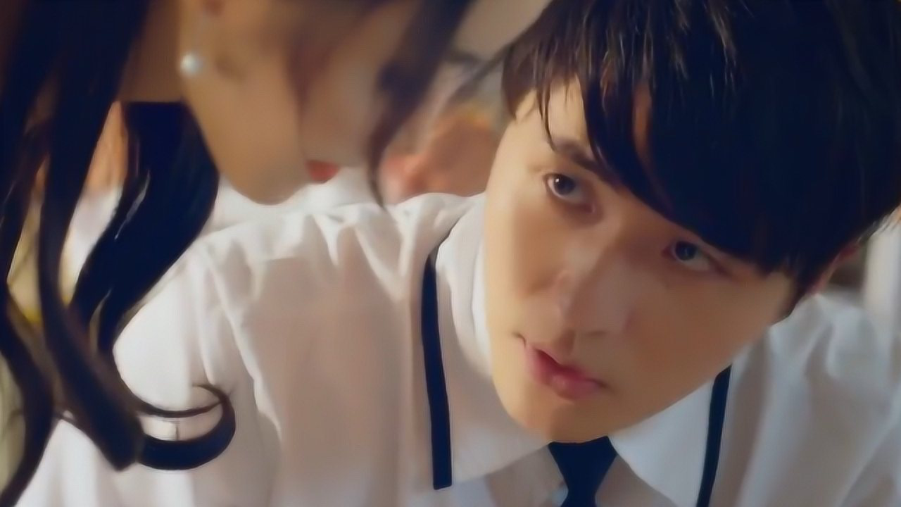 男子看上漂亮女老师经过不懈努力最终得偿所愿抱得美人归