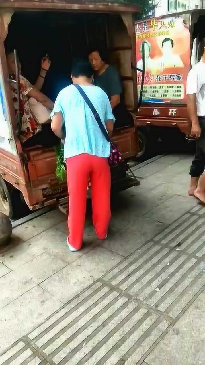 湖北这种车叫麻木因为坐久了就会麻农村到镇上的唯一交通工具