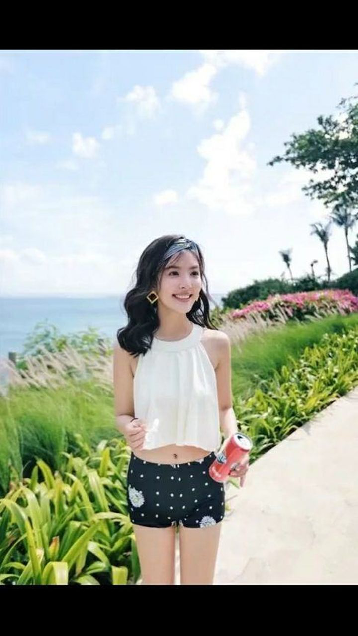 章若楠穿泳衣尽显自己好身材,原来这个女生真的很漂亮!