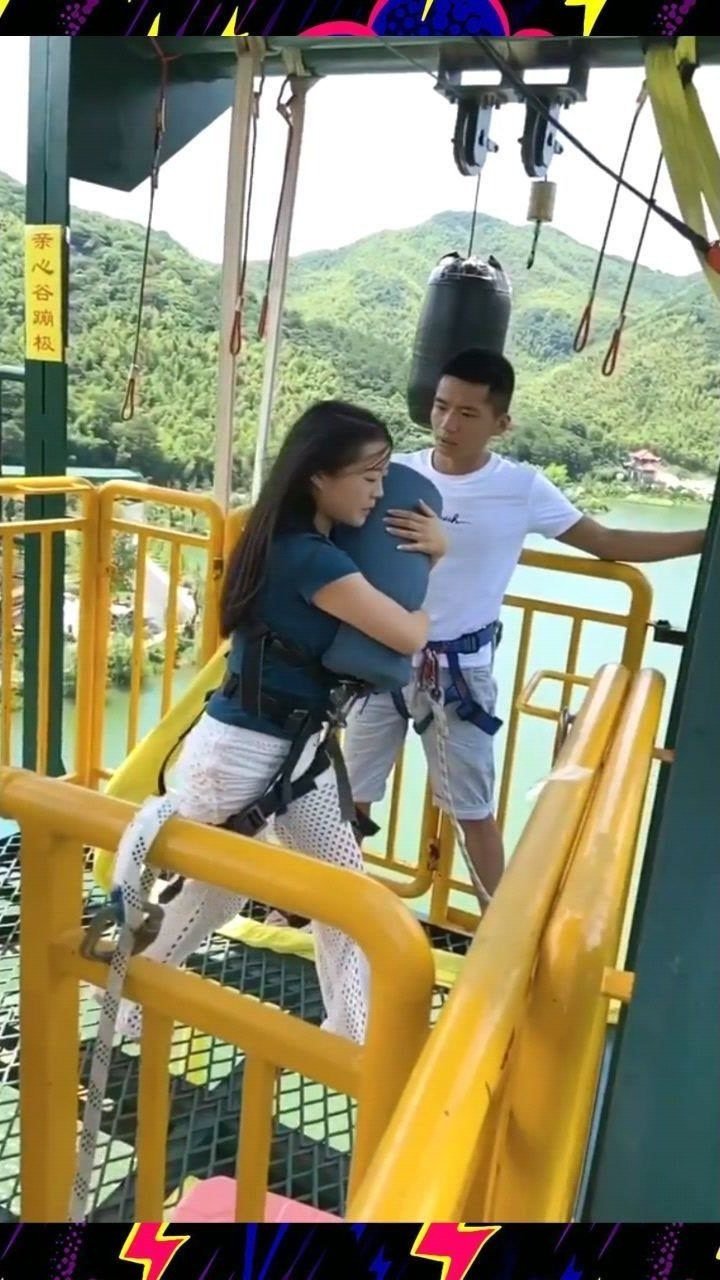 蹦极都等了那么久了还不回来他都把你忘了吧蹦极小贾