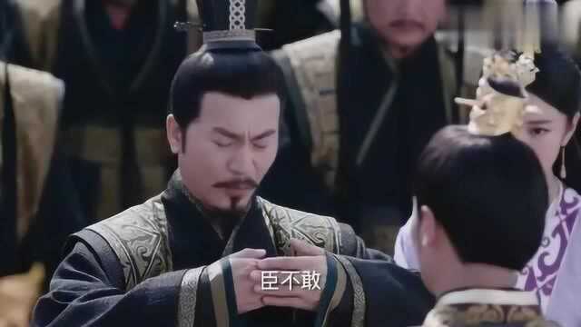 将军回朝皇上亲自出城相迎,没想到将军的女儿一个比一个漂亮,惊艳