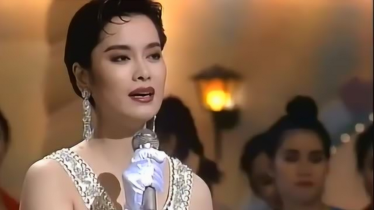 1992年tvb台庆毛阿敏压轴演唱渴望,气场碾压