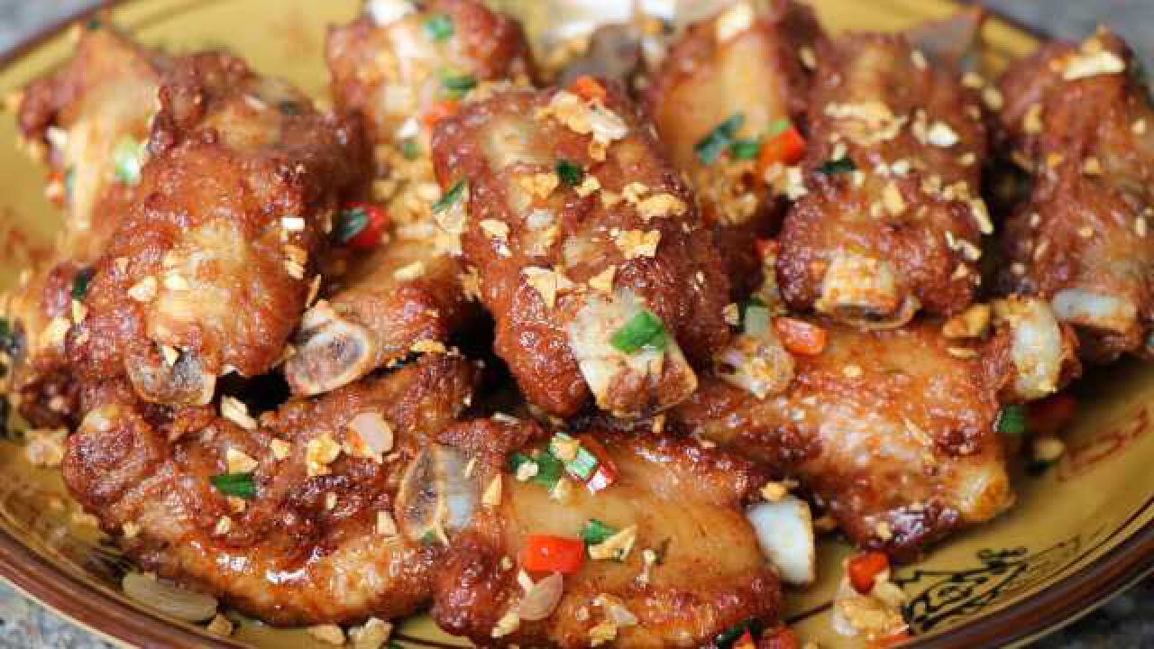 粤菜蒜香椒盐骨的做法,外酥里嫩,比在饭店吃的还香