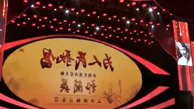 吴碧霞演唱《八月十五月儿明》,优美的歌声,空灵感十足!