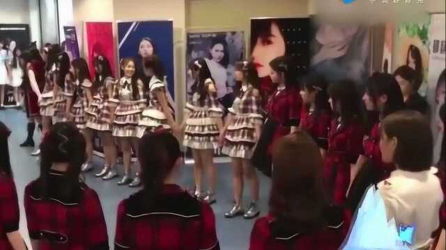 SNH48小姐姐后台圆阵打call场面热血堪比高考誓师