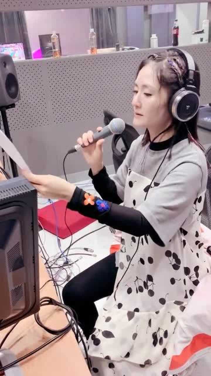 谢娜版野狼disco导演让再高八度加点颤音自己都笑抽了