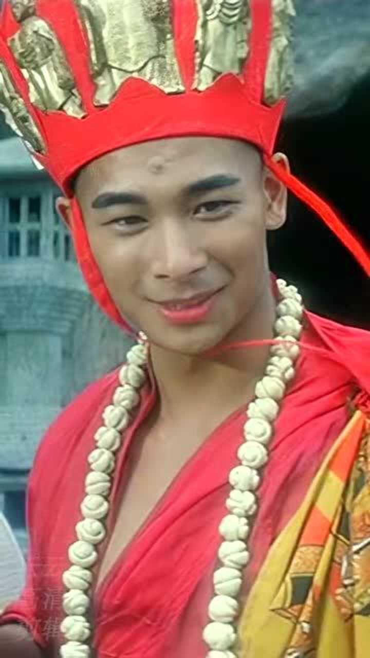 赵文卓的法海真是气势逼人感觉没有他除不了的妖