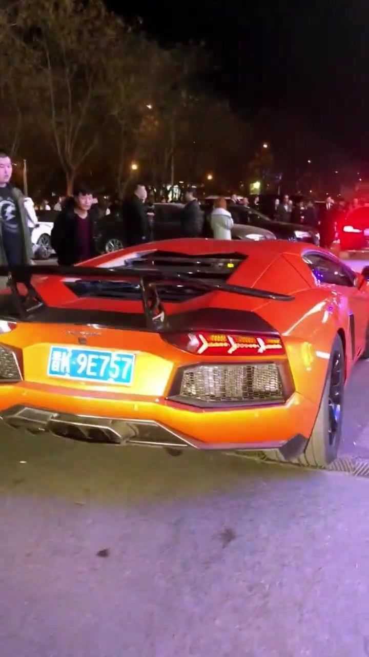煤老板公子哥开兰博基尼大牛