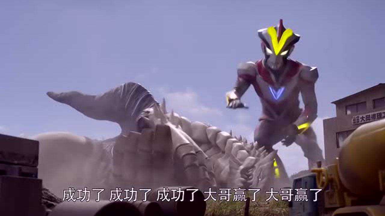 为你推荐自动连播01:18绿超人不会玩拼图,被幻影超人暴打,眼镜超人