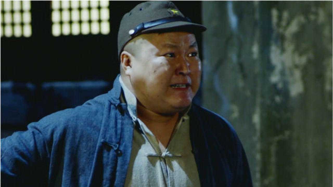 胖子翻译官铁了心当汉奸还出卖自己人直接被二毛驴部下打死