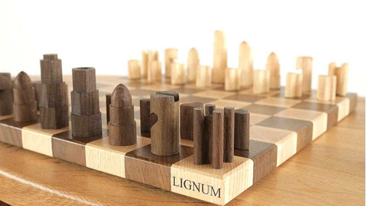 用数控机床加工一套国际象棋,像这样的做法,价格应该会很高吧