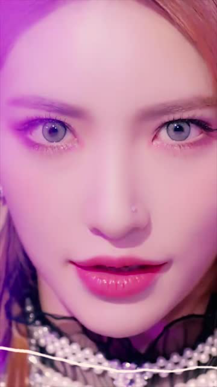 被称为南韩萧亚轩的bian刘知媛这颜值你觉得如何