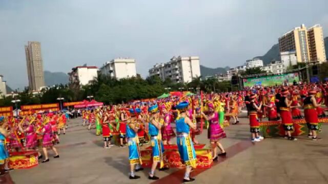 广西天等:壮族霜降节千人打榔舞,现场壮观庞大