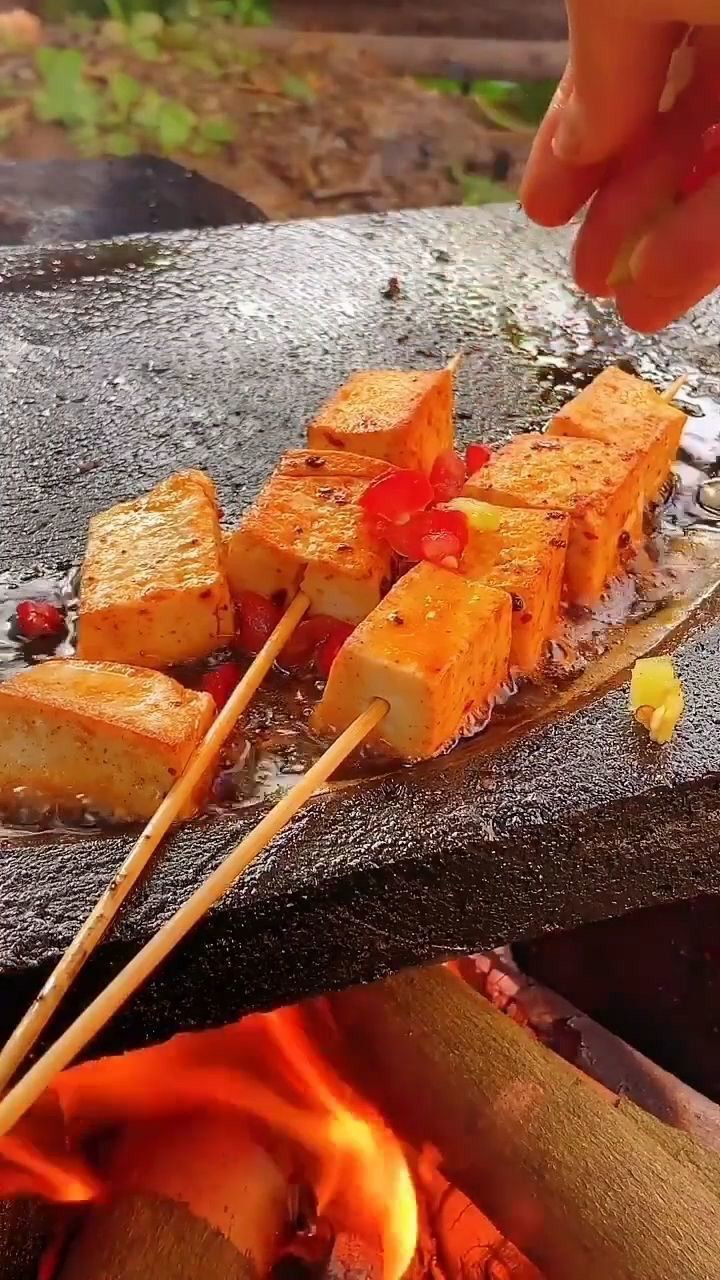 石板烤麻辣豆腐串