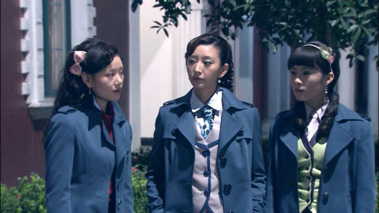 蓝蝶之谜:美女看见男子见过的女子,眼神轻蔑,这是吃醋的感觉啊!