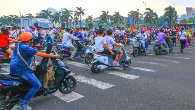 两座最喜欢骑电动车的城市,都位于南方,电动车几乎人手一辆