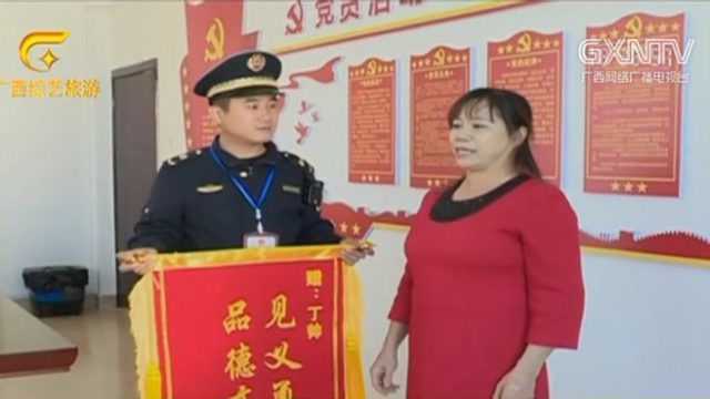 电动车当街被抢,众人合力擒贼,监控拍下全过程