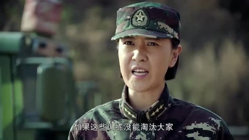 六个特种新兵挑战女连长，结果拿枪都不管用，全被放倒