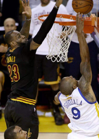 东北话解说詹姆斯十大盖帽:这是我见过最牛的解说!