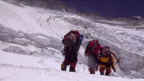 珠峰新身高8848.86米！女登山家实录vlog 回忆四次登顶惊险经历