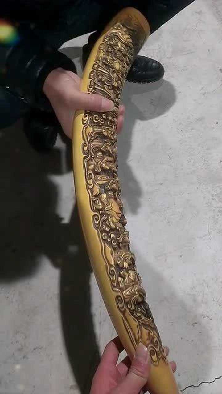 丐帮帮主洪七公的打狗棒,这可是个宝贝,你就说厉不厉害吧!