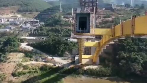 300米跨径建设创纪录！云南澜沧江特大桥钢箱拱合龙
