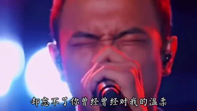 伤感歌曲《逞强》笑容在撒谎,泪水在投降,嘴上在逞强,心灵在受伤