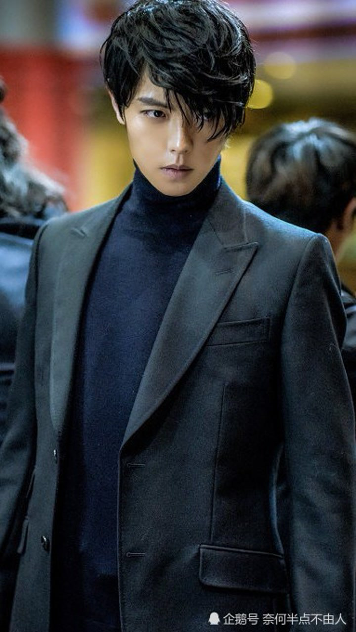 霍仙姑为什么跪张起灵