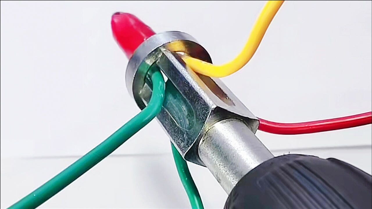 电工人手一个的并线器,制作方法超简单,接线比用手拧的强太多了