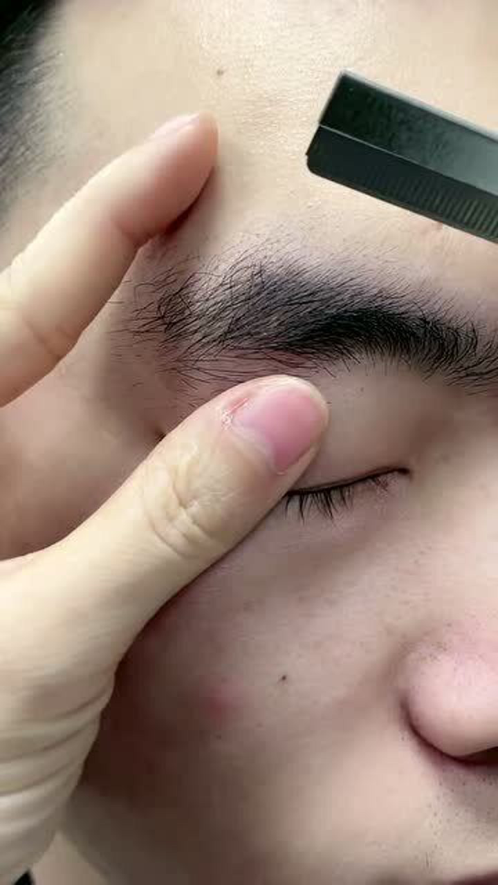 男士扫把眉的正确修理方法一看就能学会