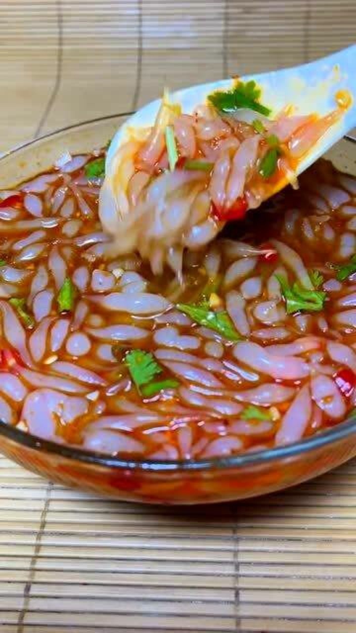 天气越来越凉,来一碗酸辣漏鱼尝尝吧,适合减肥的吃!