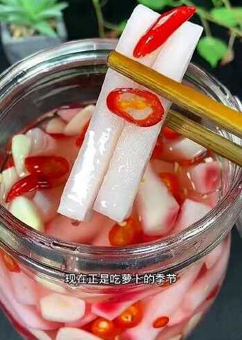 酸萝卜泡一天就可以吃了,酸辣脆爽,做法也很简单